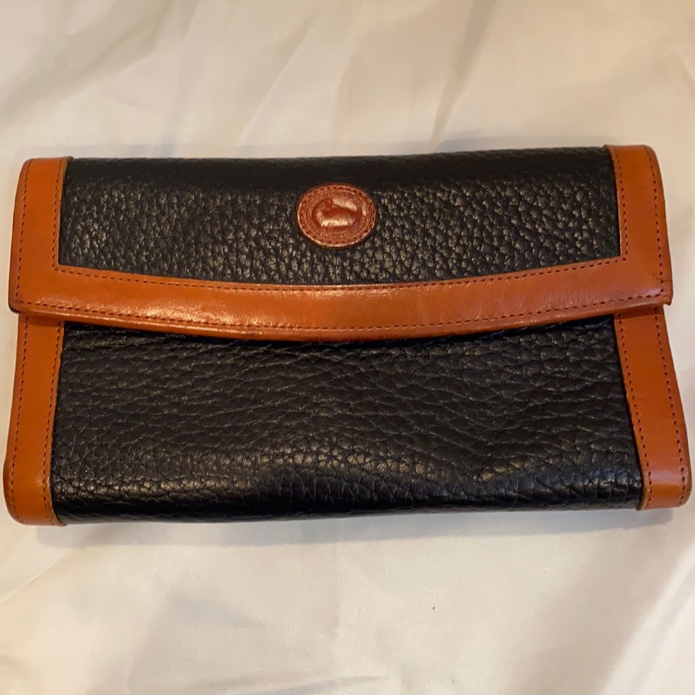 Elegant Navy and Tan Leather Clutch